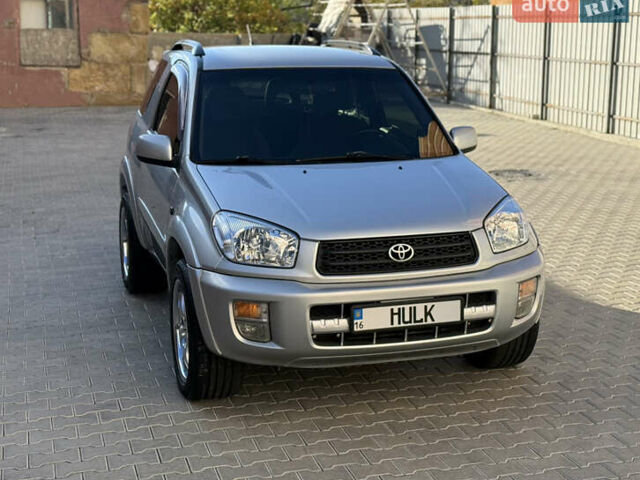 Сірий Тойота РАВ 4, об'ємом двигуна 2 л та пробігом 239 тис. км за 7300 $, фото 2 на Automoto.ua