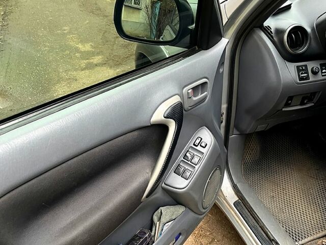 Серый Тойота РАВ 4, объемом двигателя 2 л и пробегом 0 тыс. км за 5999 $, фото 7 на Automoto.ua