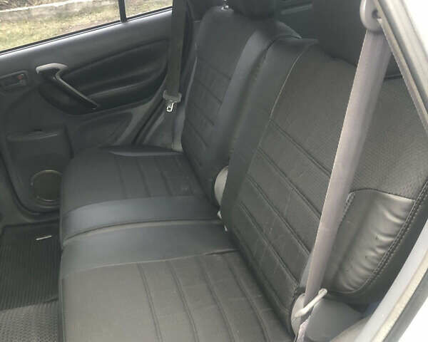 Серый Тойота РАВ 4, объемом двигателя 2 л и пробегом 510 тыс. км за 6800 $, фото 22 на Automoto.ua