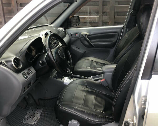 Серый Тойота РАВ 4, объемом двигателя 2 л и пробегом 510 тыс. км за 6800 $, фото 30 на Automoto.ua