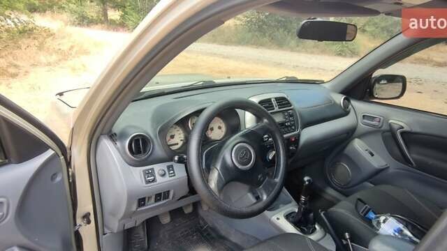 Сірий Тойота РАВ 4, об'ємом двигуна 2 л та пробігом 294 тис. км за 6300 $, фото 15 на Automoto.ua