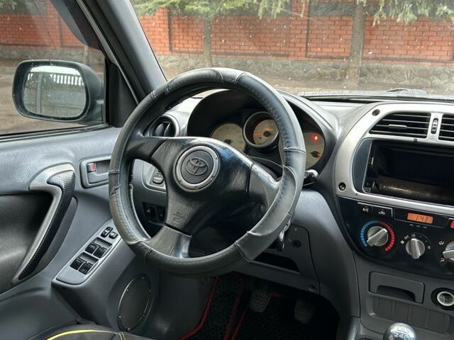 Серый Тойота РАВ 4, объемом двигателя 2 л и пробегом 288 тыс. км за 3400 $, фото 7 на Automoto.ua