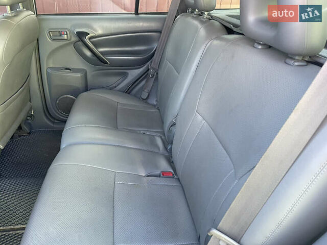 Серый Тойота РАВ 4, объемом двигателя 2 л и пробегом 266 тыс. км за 4999 $, фото 11 на Automoto.ua