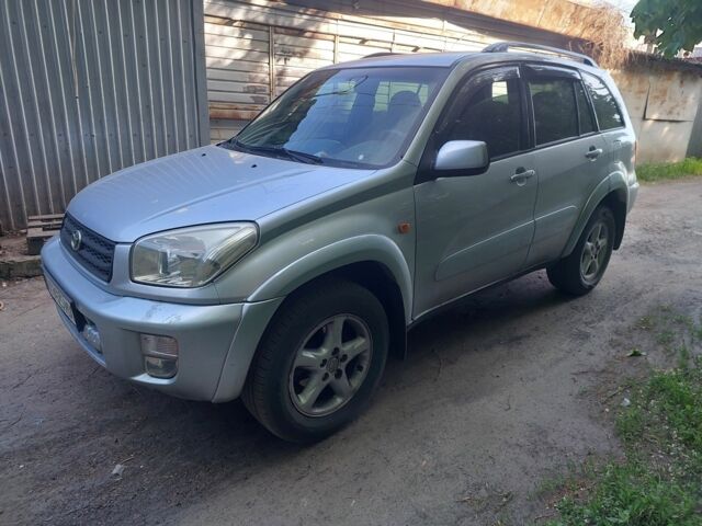 Серый Тойота РАВ 4, объемом двигателя 2 л и пробегом 209 тыс. км за 6900 $, фото 1 на Automoto.ua