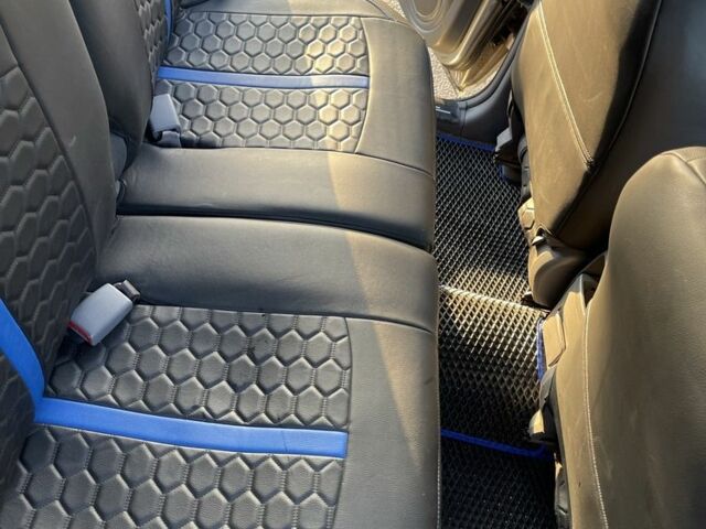 Серый Тойота РАВ 4, объемом двигателя 2 л и пробегом 244 тыс. км за 3650 $, фото 5 на Automoto.ua