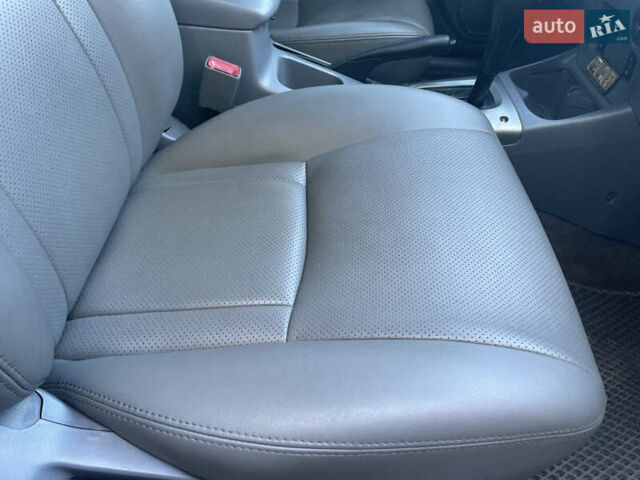 Серый Тойота РАВ 4, объемом двигателя 2 л и пробегом 266 тыс. км за 4999 $, фото 13 на Automoto.ua