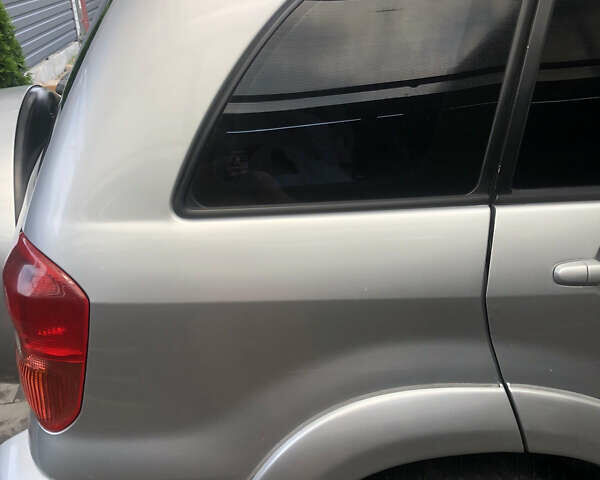 Серый Тойота РАВ 4, объемом двигателя 2 л и пробегом 510 тыс. км за 6800 $, фото 14 на Automoto.ua