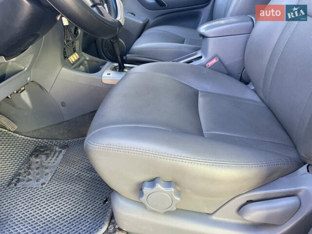 Серый Тойота РАВ 4, объемом двигателя 2 л и пробегом 266 тыс. км за 4999 $, фото 9 на Automoto.ua