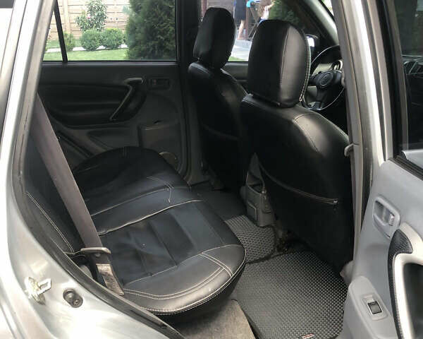 Серый Тойота РАВ 4, объемом двигателя 2 л и пробегом 510 тыс. км за 6800 $, фото 28 на Automoto.ua