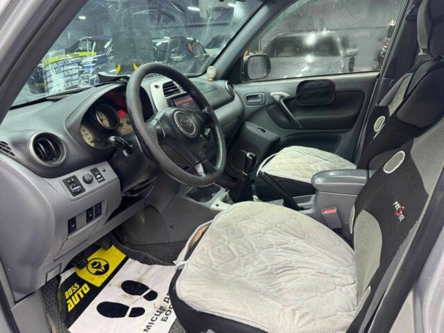 Серый Тойота РАВ 4, объемом двигателя 2 л и пробегом 468 тыс. км за 5999 $, фото 9 на Automoto.ua