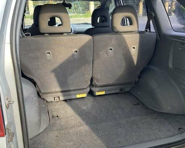 Сірий Тойота РАВ 4, об'ємом двигуна 2 л та пробігом 400 тис. км за 6400 $, фото 3 на Automoto.ua