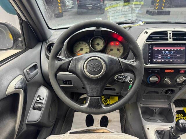 Серый Тойота РАВ 4, объемом двигателя 2 л и пробегом 468 тыс. км за 5999 $, фото 6 на Automoto.ua