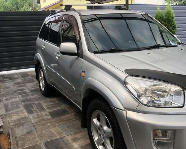 Серый Тойота РАВ 4, объемом двигателя 2 л и пробегом 510 тыс. км за 6800 $, фото 1 на Automoto.ua