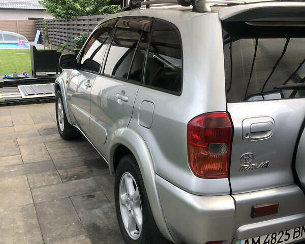 Серый Тойота РАВ 4, объемом двигателя 2 л и пробегом 510 тыс. км за 6800 $, фото 5 на Automoto.ua