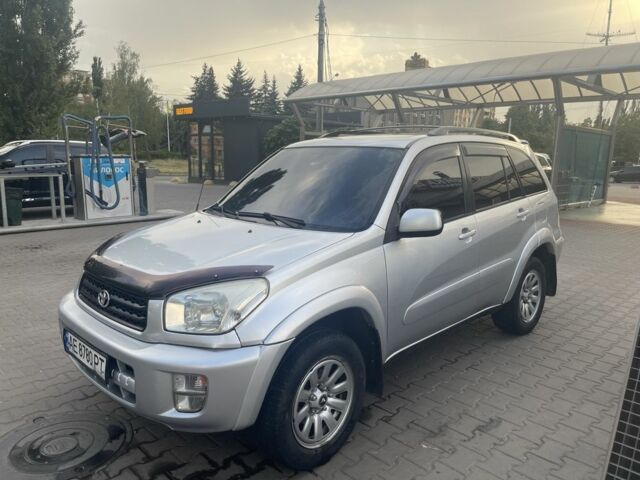 Сірий Тойота РАВ 4, об'ємом двигуна 2 л та пробігом 210 тис. км за 5850 $, фото 2 на Automoto.ua