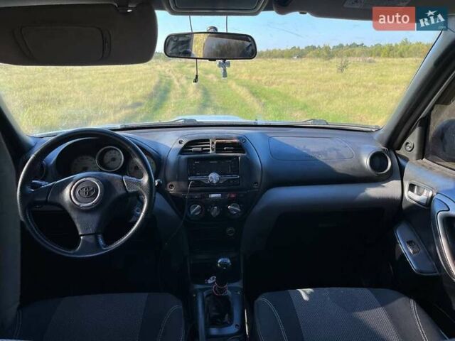 Сірий Тойота РАВ 4, об'ємом двигуна 2 л та пробігом 340 тис. км за 7200 $, фото 4 на Automoto.ua