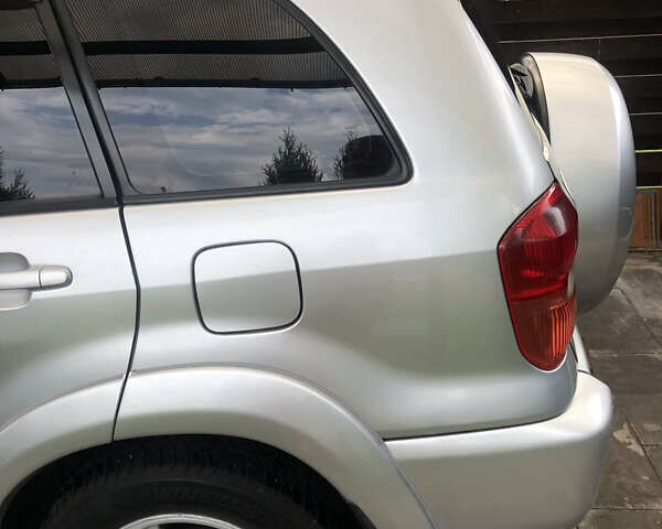 Серый Тойота РАВ 4, объемом двигателя 2 л и пробегом 510 тыс. км за 6800 $, фото 12 на Automoto.ua