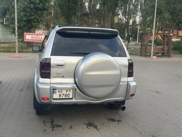 Сірий Тойота РАВ 4, об'ємом двигуна 2 л та пробігом 210 тис. км за 5850 $, фото 3 на Automoto.ua