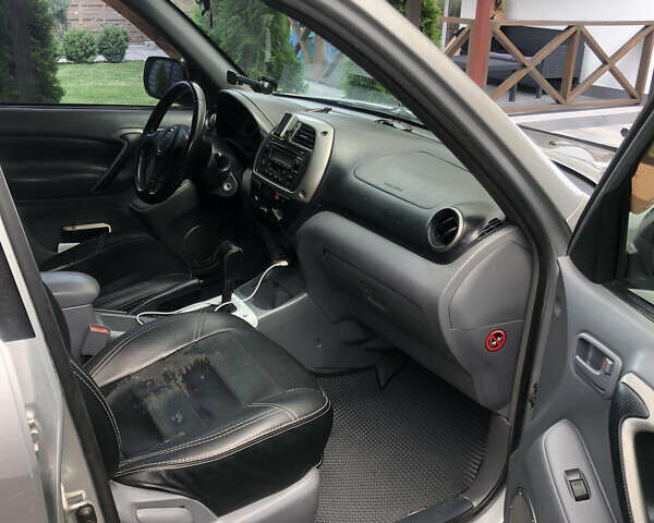 Серый Тойота РАВ 4, объемом двигателя 2 л и пробегом 510 тыс. км за 6800 $, фото 24 на Automoto.ua