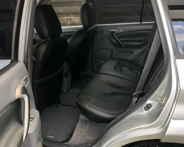 Серый Тойота РАВ 4, объемом двигателя 2 л и пробегом 510 тыс. км за 6800 $, фото 29 на Automoto.ua