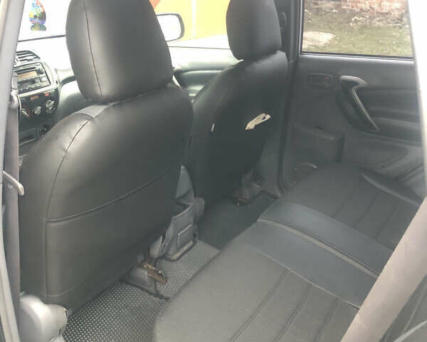 Серый Тойота РАВ 4, объемом двигателя 2 л и пробегом 510 тыс. км за 6800 $, фото 18 на Automoto.ua