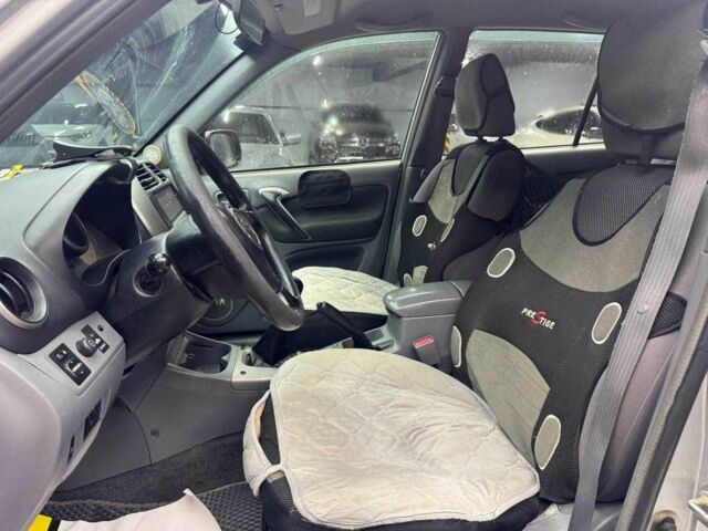 Серый Тойота РАВ 4, объемом двигателя 2 л и пробегом 468 тыс. км за 5999 $, фото 10 на Automoto.ua