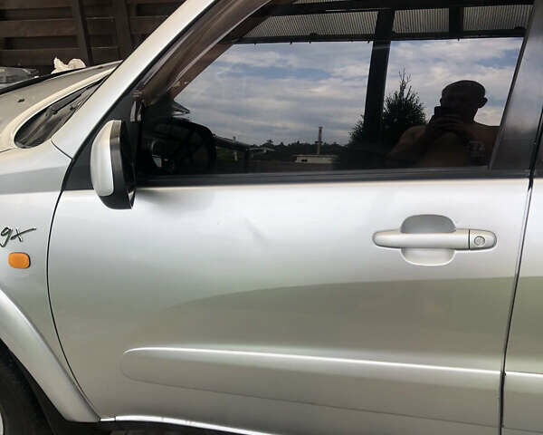 Серый Тойота РАВ 4, объемом двигателя 2 л и пробегом 510 тыс. км за 6800 $, фото 15 на Automoto.ua