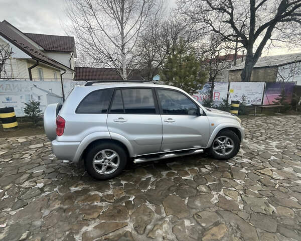 Серый Тойота РАВ 4, объемом двигателя 2 л и пробегом 274 тыс. км за 6999 $, фото 3 на Automoto.ua