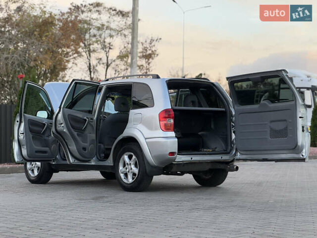 Серый Тойота РАВ 4, объемом двигателя 2 л и пробегом 180 тыс. км за 7000 $, фото 24 на Automoto.ua