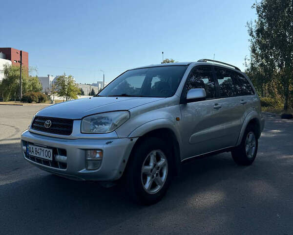 Сірий Тойота РАВ 4, об'ємом двигуна 2 л та пробігом 219 тис. км за 4600 $, фото 1 на Automoto.ua