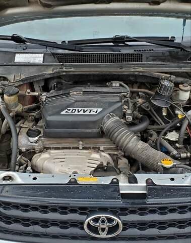 Серый Тойота РАВ 4, объемом двигателя 2 л и пробегом 325 тыс. км за 5999 $, фото 12 на Automoto.ua