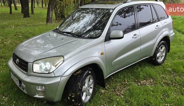 Сірий Тойота РАВ 4, об'ємом двигуна 2 л та пробігом 340 тис. км за 5555 $, фото 6 на Automoto.ua