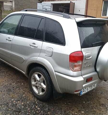 Серый Тойота РАВ 4, объемом двигателя 2 л и пробегом 186 тыс. км за 5800 $, фото 3 на Automoto.ua