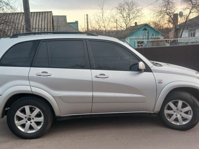 Серый Тойота РАВ 4, объемом двигателя 2 л и пробегом 280 тыс. км за 5900 $, фото 2 на Automoto.ua