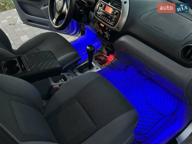 Сірий Тойота РАВ 4, об'ємом двигуна 2 л та пробігом 198 тис. км за 6999 $, фото 11 на Automoto.ua