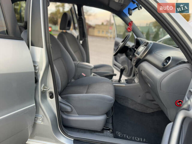 Серый Тойота РАВ 4, объемом двигателя 2 л и пробегом 180 тыс. км за 7000 $, фото 37 на Automoto.ua