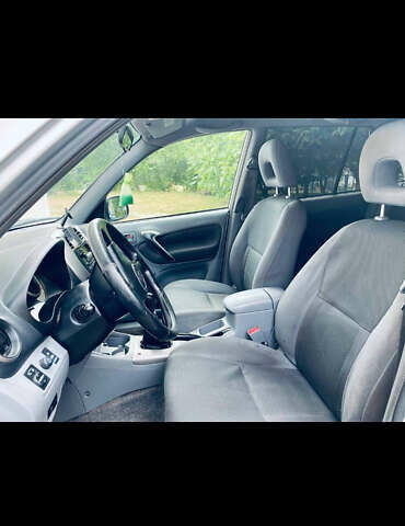 Серый Тойота РАВ 4, объемом двигателя 2 л и пробегом 306 тыс. км за 6800 $, фото 12 на Automoto.ua