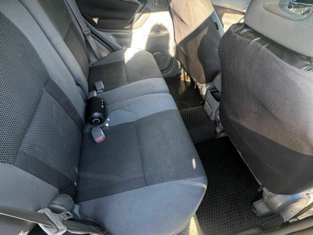 Серый Тойота РАВ 4, объемом двигателя 2 л и пробегом 359 тыс. км за 3800 $, фото 6 на Automoto.ua