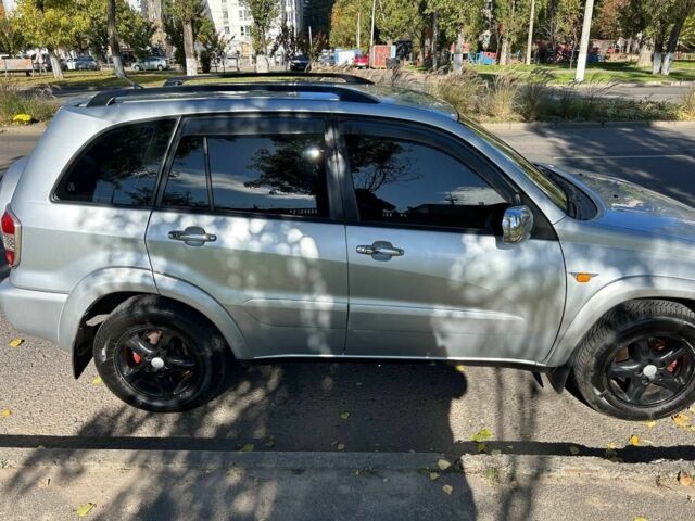 Серый Тойота РАВ 4, объемом двигателя 2 л и пробегом 198 тыс. км за 7000 $, фото 2 на Automoto.ua