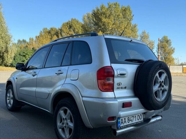 Серый Тойота РАВ 4, объемом двигателя 2 л и пробегом 240 тыс. км за 4600 $, фото 3 на Automoto.ua