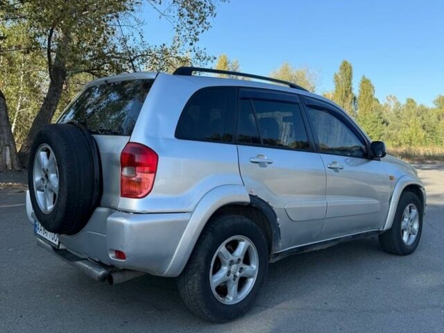 Серый Тойота РАВ 4, объемом двигателя 2 л и пробегом 240 тыс. км за 4600 $, фото 2 на Automoto.ua