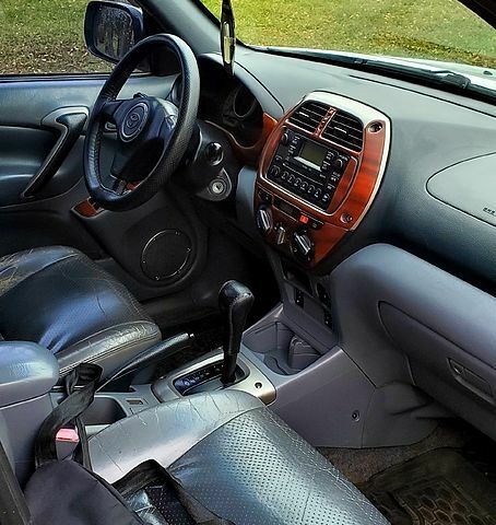 Серый Тойота РАВ 4, объемом двигателя 2 л и пробегом 230 тыс. км за 5850 $, фото 3 на Automoto.ua