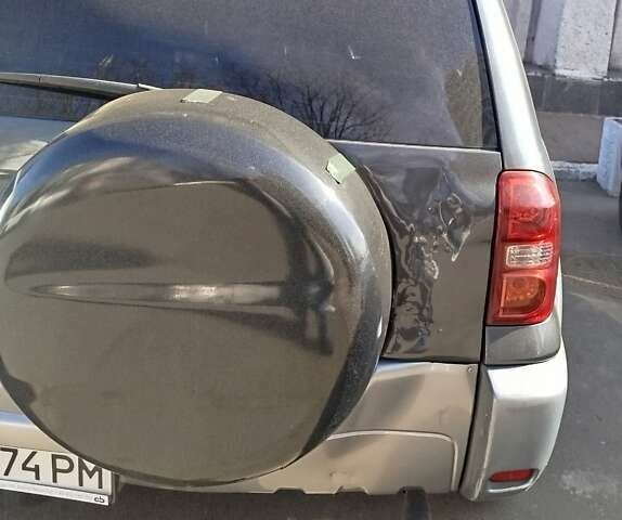 Серый Тойота РАВ 4, объемом двигателя 2 л и пробегом 300 тыс. км за 4200 $, фото 12 на Automoto.ua