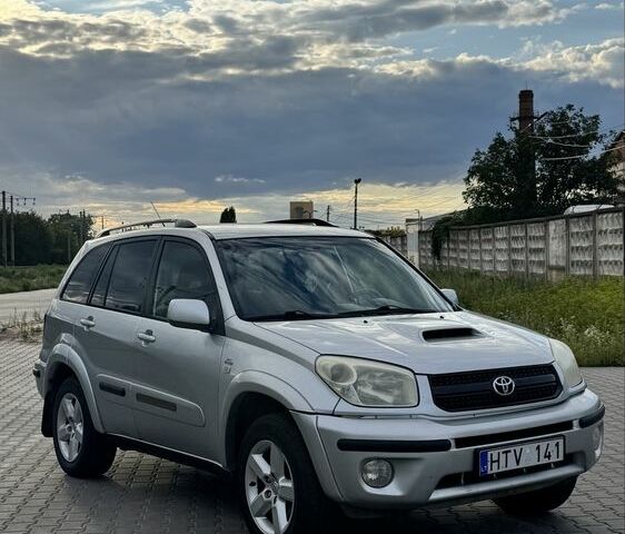 Серый Тойота РАВ 4, объемом двигателя 2 л и пробегом 290 тыс. км за 4600 $, фото 3 на Automoto.ua