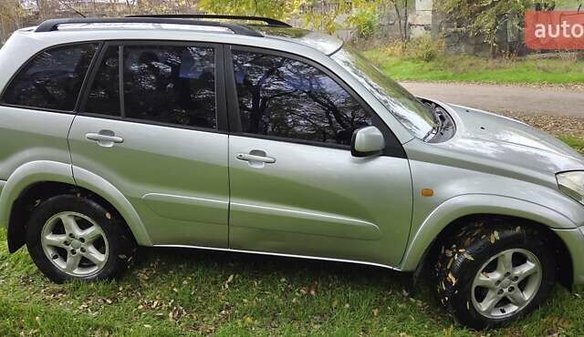 Сірий Тойота РАВ 4, об'ємом двигуна 2 л та пробігом 340 тис. км за 5555 $, фото 8 на Automoto.ua