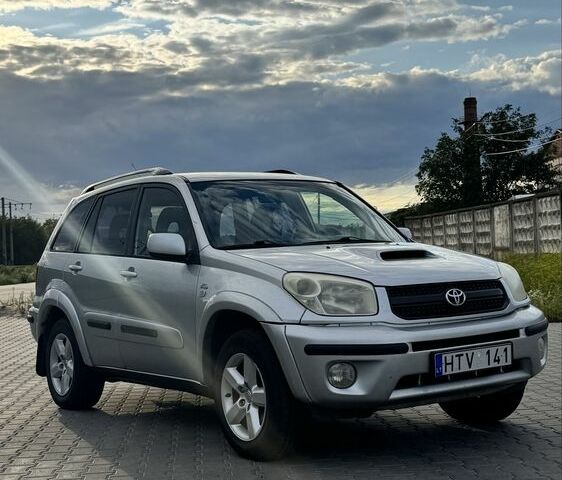Серый Тойота РАВ 4, объемом двигателя 2 л и пробегом 290 тыс. км за 4600 $, фото 5 на Automoto.ua