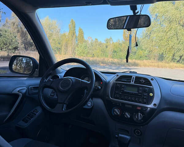 Сірий Тойота РАВ 4, об'ємом двигуна 2 л та пробігом 219 тис. км за 4600 $, фото 6 на Automoto.ua
