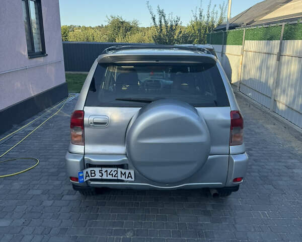 Серый Тойота РАВ 4, объемом двигателя 2 л и пробегом 275 тыс. км за 6450 $, фото 4 на Automoto.ua
