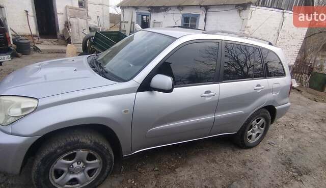Серый Тойота РАВ 4, объемом двигателя 2 л и пробегом 237 тыс. км за 6500 $, фото 6 на Automoto.ua