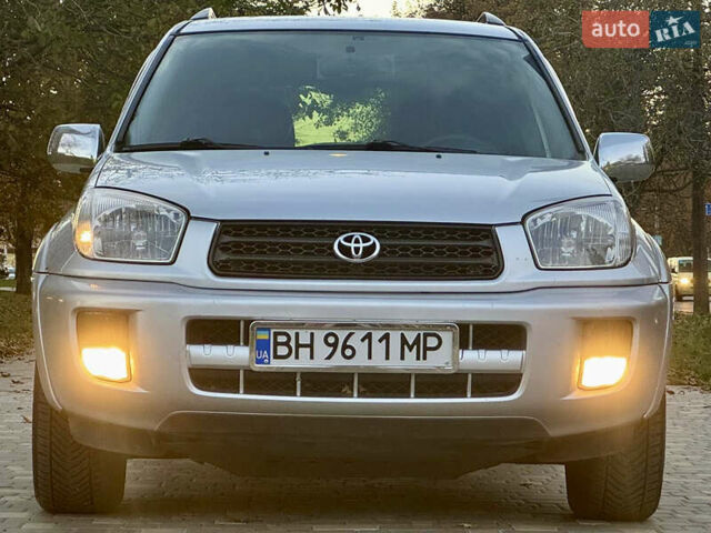 Сірий Тойота РАВ 4, об'ємом двигуна 2 л та пробігом 198 тис. км за 6999 $, фото 1 на Automoto.ua